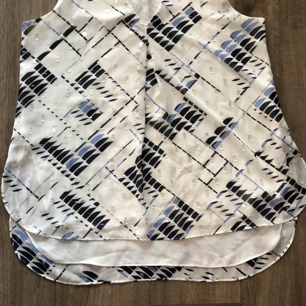 Like new! - WHBM Sleeveless Blouse - Picture 10 of 10